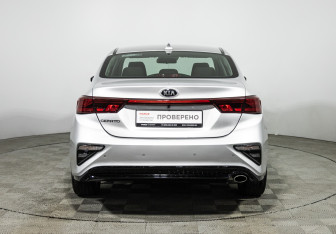 Подержанный автомобиль Kia Cerato Sedan 2019 года (6 фото)