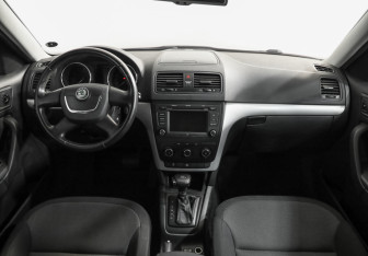 Подержанный автомобиль Skoda Yeti 2011 года (10 фото)