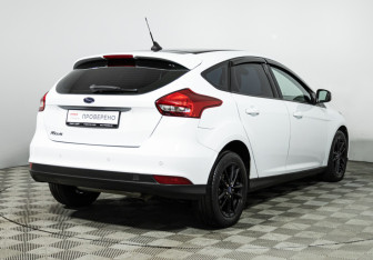 Подержанный автомобиль Ford Focus Hatchback 2017 года (5 фото)
