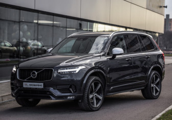 Подержанный автомобиль Volvo XC90 2018 года (3 фото)
