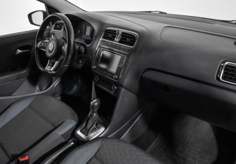 Подержанный автомобиль Volkswagen Polo Sedan 2019 года (13 фото)