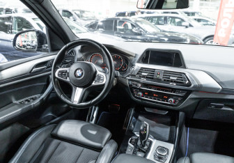 Подержанный автомобиль BMW X3 2018 года (14 фото)