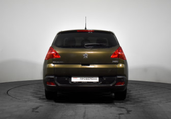 Подержанный автомобиль Peugeot 3008 2012 года (6 фото)