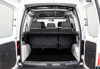 Подержанный автомобиль Volkswagen Caddy Compactvan 2012 года (21 фото)