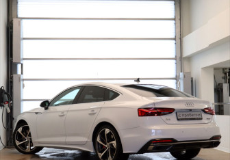 Подержанный автомобиль Audi A5 Liftback 2020 года (10 фото)
