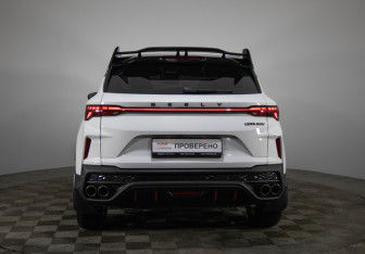 Подержанный автомобиль Geely Coolray 2023 года (6 фото)