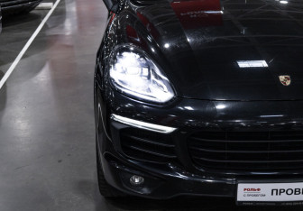 Подержанный автомобиль Porsche Cayenne 2017 года (4 фото)