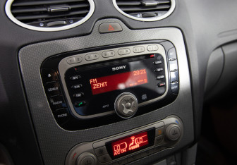 Подержанный автомобиль Ford Focus Hatchback 2011 года (16 фото)