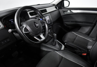 Подержанный автомобиль Renault Arkana 2022 года (9 фото)