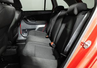 Подержанный автомобиль Skoda Fabia Wagon 2014 года (10 фото)