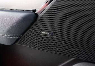 Подержанный автомобиль Land Rover Range Rover Velar 2020 года (19 фото)