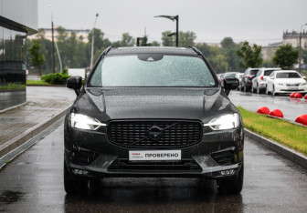 Подержанный автомобиль Volvo XC60 2019 года (4 фото)