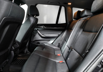 Подержанный автомобиль BMW X3 2015 года (12 фото)
