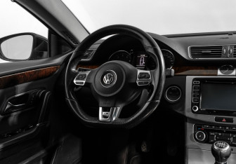 Подержанный автомобиль Volkswagen Passat CC 2011 года (15 фото)
