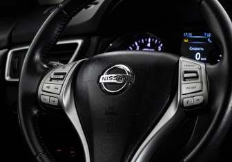 Подержанный автомобиль Nissan X-Trail 2017 года (11 фото)