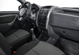 Подержанный автомобиль Renault Duster 2017 года (13 фото)