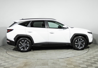 Подержанный автомобиль Hyundai Tucson 2023 года (4 фото)
