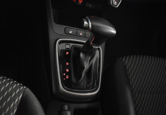 Подержанный автомобиль Kia Rio Hatchback 2018 года (16 фото)