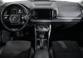 Подержанный автомобиль Skoda Karoq 2020 года (15 фото)