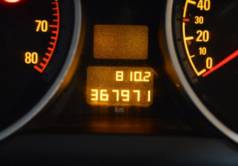 Подержанный автомобиль Opel Zafira Compactvan 2011 года (17 фото)