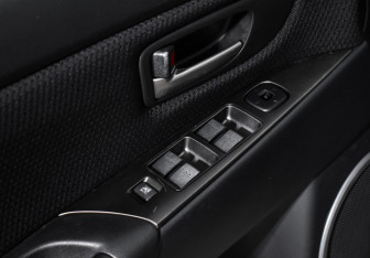 Подержанный автомобиль Mazda 3 Sedan 2007 года (10 фото)