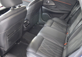 Подержанный автомобиль Chery Arrizo 8 2023 года (11 фото)