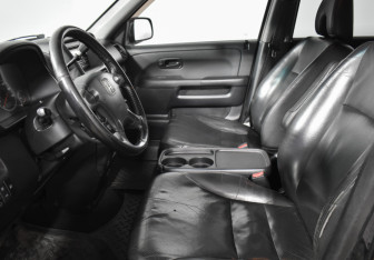 Подержанный автомобиль Honda CR-V 2004 года (10 фото)