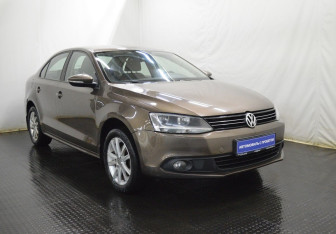 Подержанный автомобиль Volkswagen Jetta Sedan 2012 года (3 фото)