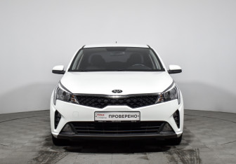 Подержанный автомобиль Kia Rio Sedan 2020 года (2 фото)