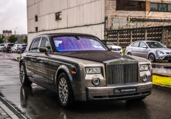 Подержанный автомобиль Rolls-Royce Phantom Sedan 2008 года (5 фото)