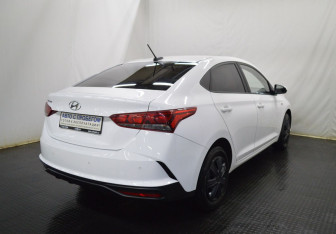 Подержанный автомобиль Hyundai Solaris Sedan 2022 года (5 фото)