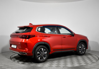 Подержанный автомобиль Exeed LX 2022 года (5 фото)