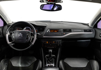 Подержанный автомобиль Citroen C5 Sedan 2008 года (10 фото)