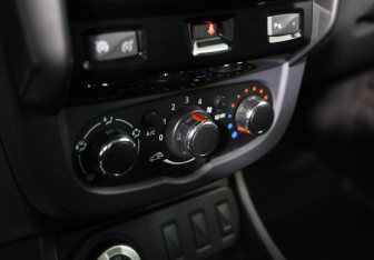 Подержанный автомобиль Renault Duster 2015 года (13 фото)