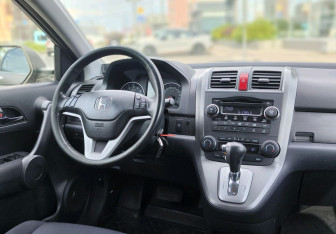 Подержанный автомобиль Honda CR-V 2008 года (12 фото)