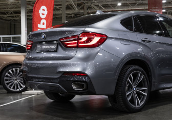 Подержанный автомобиль BMW X6 2017 года (8 фото)