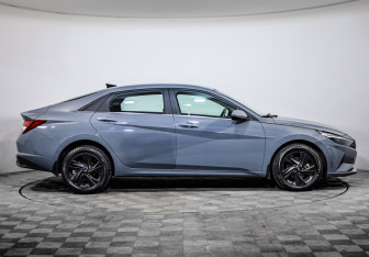 Подержанный автомобиль Hyundai Elantra Sedan 2021 года (4 фото)