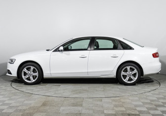Подержанный автомобиль Audi A4 Sedan 2015 года (8 фото)