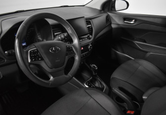Подержанный автомобиль Hyundai Solaris Sedan 2022 года (9 фото)