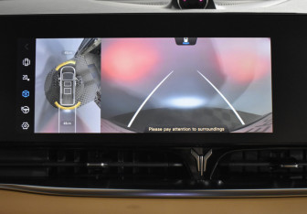 Подержанный автомобиль Voyah Dream 2023 года (20 фото)