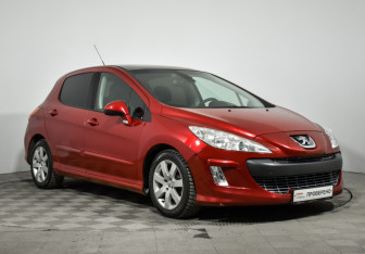 Подержанный автомобиль Peugeot 308 Hatchback 2009 года (3 фото)