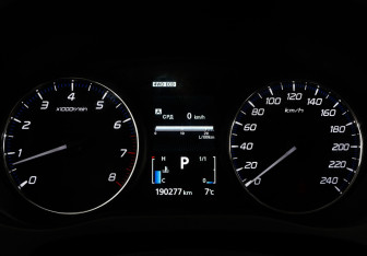 Подержанный автомобиль Mitsubishi Outlander 2012 года (19 фото)