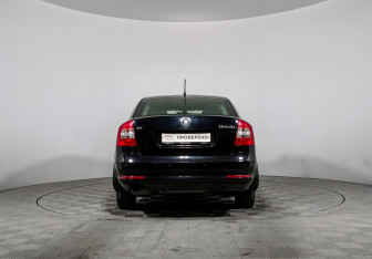 Подержанный автомобиль Skoda Octavia Liftback 2011 года (6 фото)
