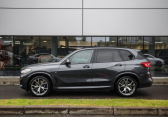 Подержанный автомобиль BMW X5 2019 года (9 фото)