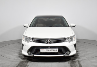 Подержанный автомобиль Toyota Camry Sedan 2016 года (2 фото)