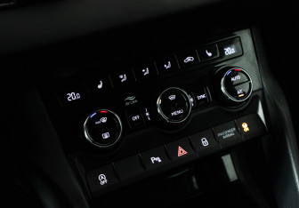 Подержанный автомобиль Skoda Karoq 2020 года (16 фото)