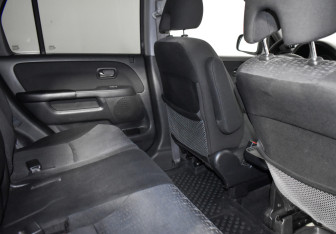 Подержанный автомобиль Honda CR-V 2005 года (12 фото)