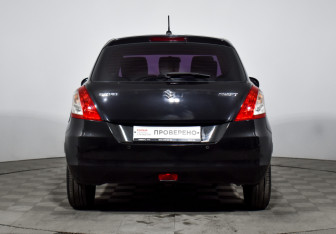 Подержанный автомобиль Suzuki Swift Hatchback 2011 года (6 фото)