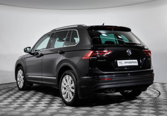 Подержанный автомобиль Volkswagen Tiguan 2019 года (7 фото)