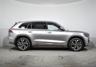 Подержанный автомобиль Geely Monjaro 2024 года (4 фото)